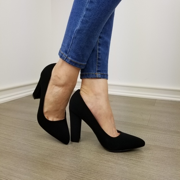 Pointy toe black velvet pumps - Picture 6 of 8